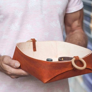 Leather Valet Tray, Holiday Gifts For Men, Leather Catchall Tray, Watch Storage, Christmas Gift, Dump Tray, Holiday Hosting Decor, Vanity