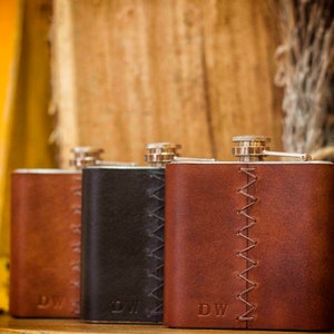 Leather Flask Custom, Unique Gift For Dad, Barware Gift For Dad, Barware and Cocktail Gifts, Leather Whiskey Flask, Groomsmen Gift, Grandpa