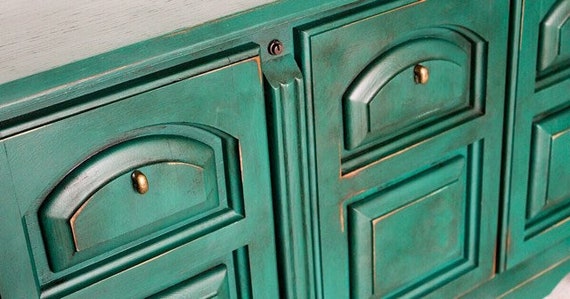 Emerald Green Chalk Based Paint For Furniture And Diy Home Decor Projects