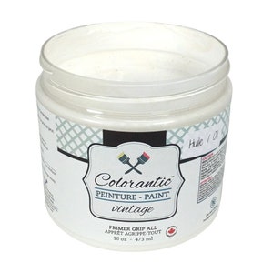Oil-based primer for furniture, renovations, art projects and multiple surfaces