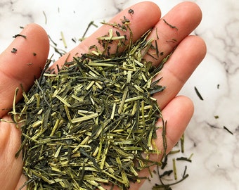 Japanese Kukicha Green Tea. Gourmet Loose Leaf Green Tea. All Natural. High In Antioxidants And Low In Caffeine