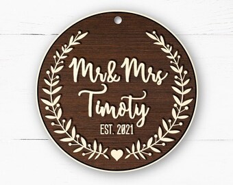 Engagement gift, Wedding gift, Wedding Ornament Personalized Mr & Mrs ornament, family personalized ornament, Personalized Wedding Gift