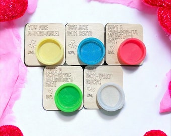 Personalized Valentine's Day Play-Doh Cards: Classroom Favors