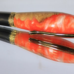 Twist ballpoint pen with acrylic and Burl wood