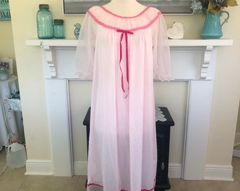 Move Star Pastel Pink Chiffon Nylon Puff Sleeve Nightgown 1960's Hollywood Glam Medium