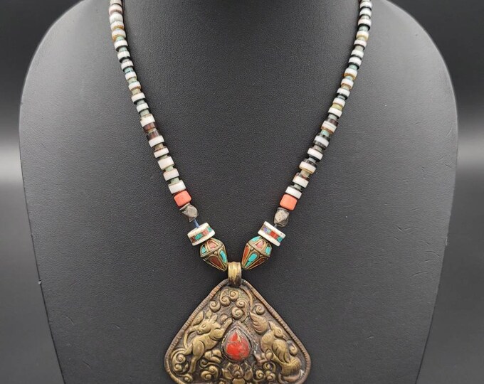Late Medaval Brass Vintage Loin Carved Tibeten Pendant With Coral And Yemani White Agate Stone