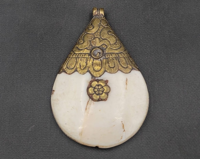 Natural Shell With Brass Beautiful Vintage Old Nepali Pendant