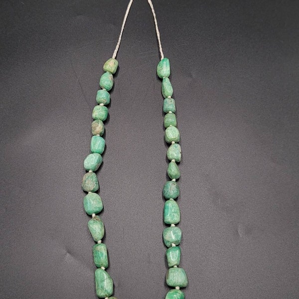 Superbe collier de perles de pierre de jade vert aventurine naturelle ancienne