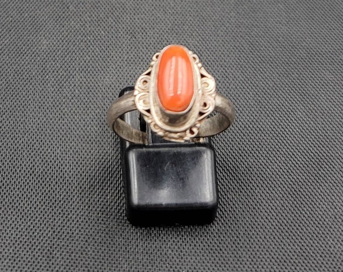Vintage Beautiful Tibeten Silver Ring With Natural Coral Stone Free Size Ring
