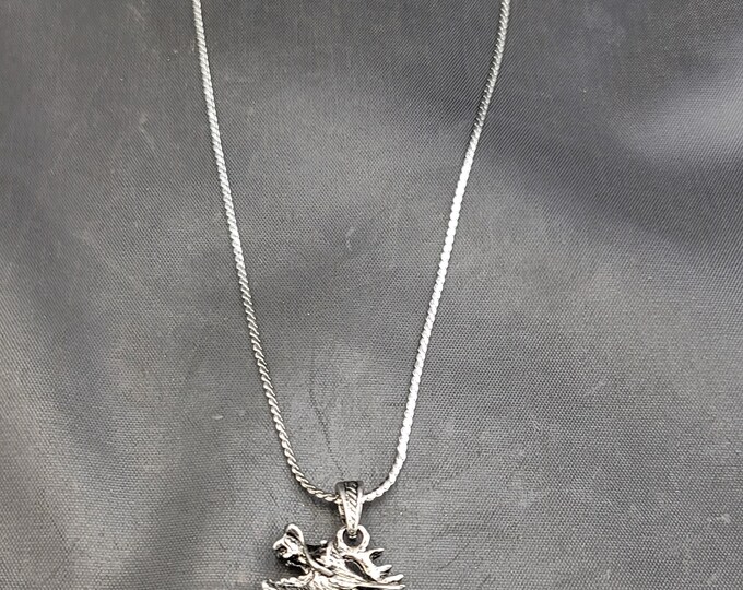 Beautiful Natural Black Agate Stone Sterling Silver Vintage Loin Pendant With Sterling Silver Chain