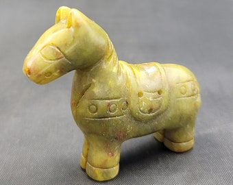 Amizing Natural Genuine Jade Hand Carved Vintage Antique Himalayan Hourse