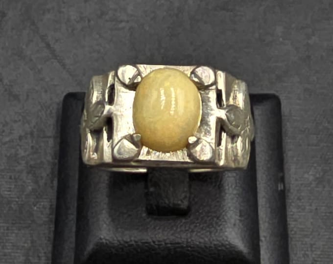 Antique Old Silver Handmade Beautiful Ring With Natural Opal Gemstone