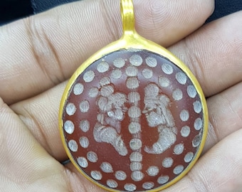 Ancient Rare Agate Stone Roman King and Queen Intaglio Gold Gulied Pendant