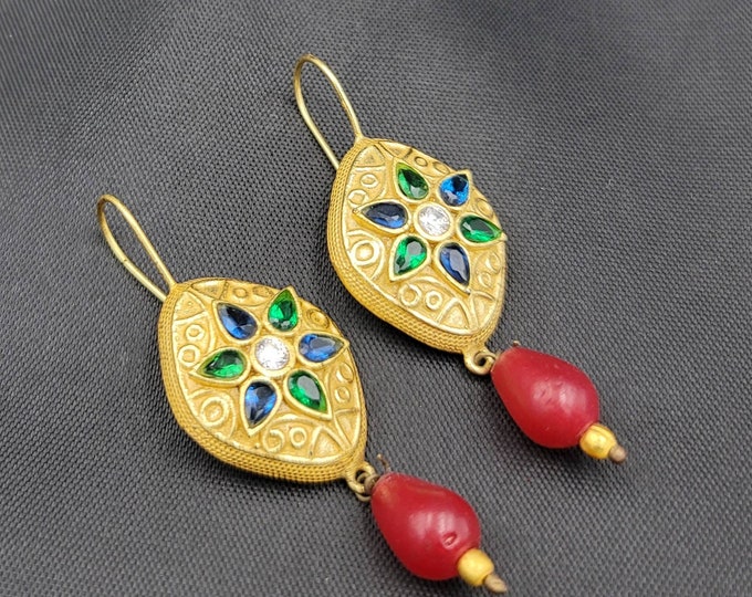 Gold Gulding Vintage Earrings With Green And Blue Toppaz And Red Agate Dangling