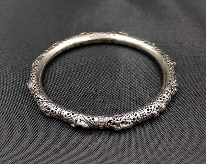 Beautiful Vintage Silver Old Tibeten Lucky Symbol Carved Barcelet Bangle