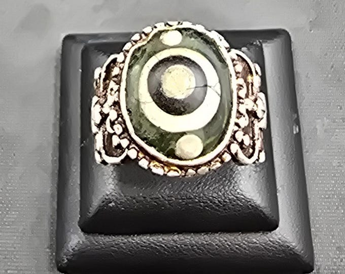 Near Eastern Antique Old Silver Ring With Unique Ancient Gabree 2 Eyes Amulet Protection