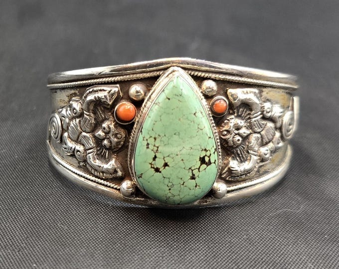 Vintage Natural Sterling silver Natural Native Turquoise Stone Bangle / Bracelet