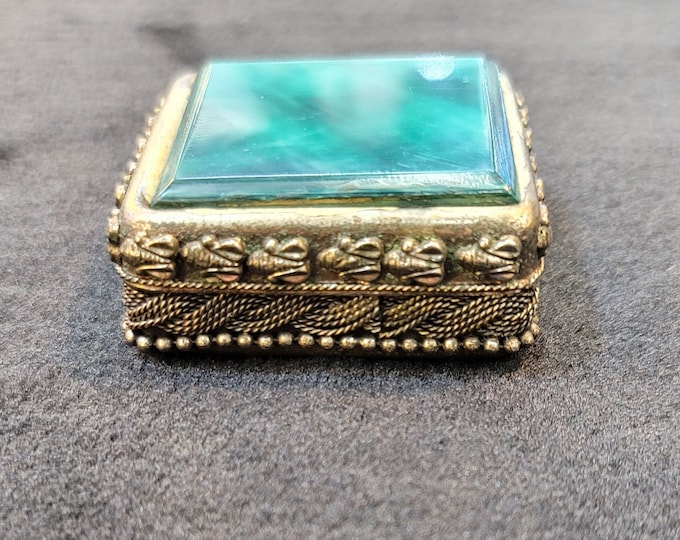 Antique Old Silver Near Eastern Handicraft Beautiful Jewelry Box with Green Agate Stone
