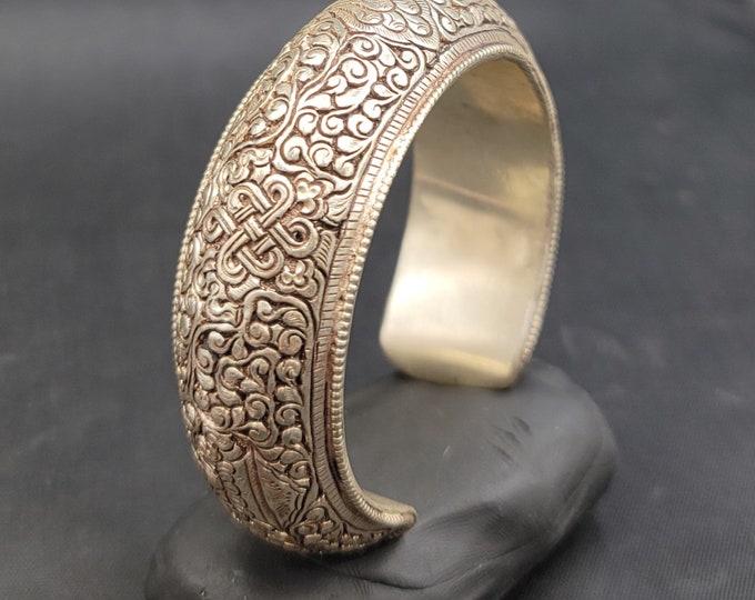Antique Old Silver Tibeten Unique Carved Beautiful Handmade Authentic Silver Bangle Bracelet