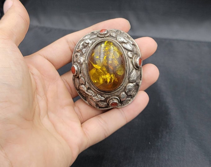 Beautiful Natural Copal With Tinny Coral Stone Tibeten Silver Belt Buckle And Pendant