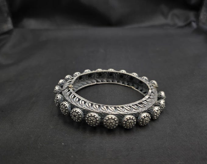 Wonderful Soild Silver Handmade Lovely Tribal Design Bangle With Screw