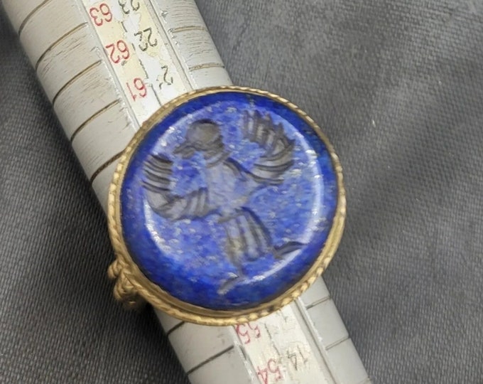 Bird  INTAGLIO Unique Gold Gulit Beautiful Vintage Ring With Lapis Lazuli Stone