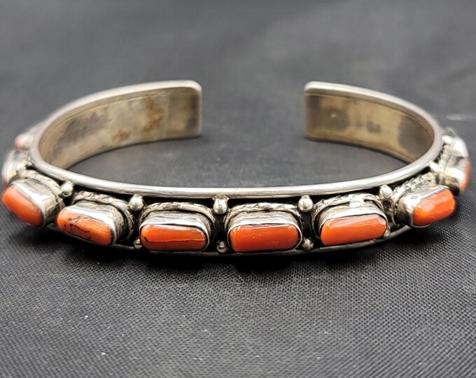 Gorgeous Vintage Old Silver Bangle Bracelet With Natural Genuine Coral Stone