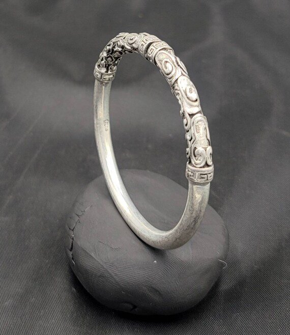 Vintage Beautiful Carved Tibeten Silver Bracelet Bangle