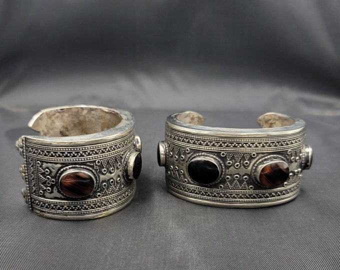 Beautiful Antique Soild Silver Near Eastern Handicraft Bangle Bracelet With Natural Black Agate Stone