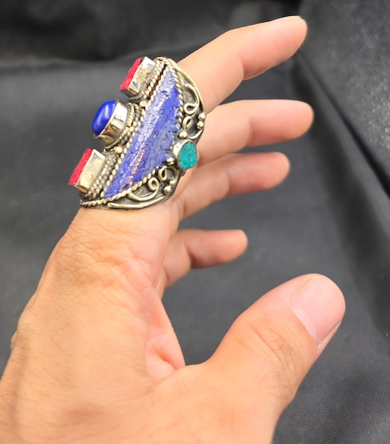 NEW】 チベットターコイズとラピスラズリと珊瑚のピアス