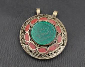 Vintage Mughal Silver Pendant: Green Agate, Red Coral, Islamic Calligraphy