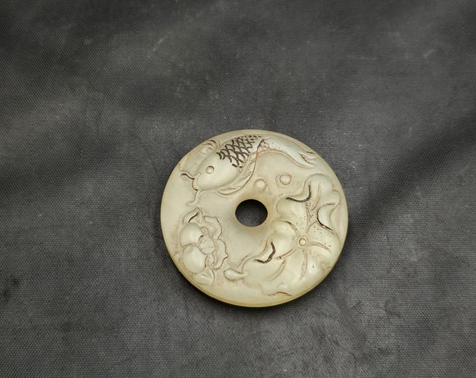 Beautiful Antique Rare Color of Natural Jade Stonen Handcrafted Fish Carved Amulet
