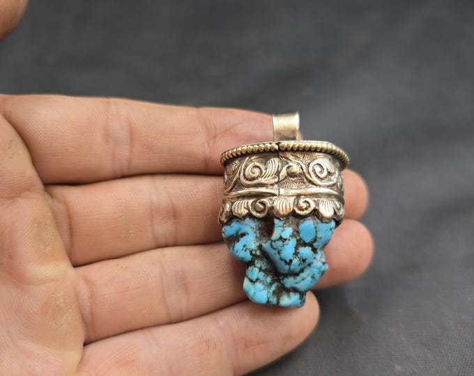 Vintage Soild Silver Handmade Tibeten Natural Turquoise Rough Shape Beautiful Pendant