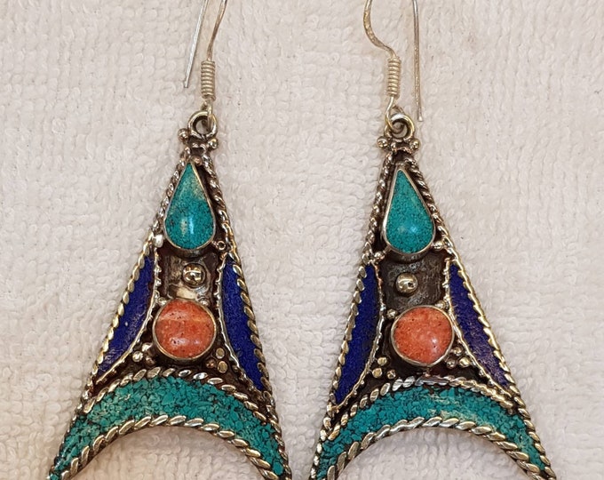 Euthic Old Silver Earings With Natural Turquoise Color And Lapis Lazuli Stone