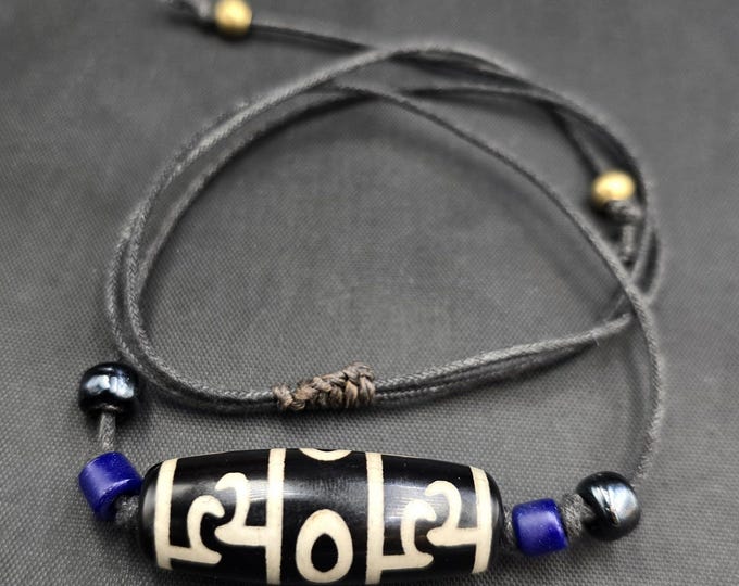 Antique Tibetan Dzi Agate Bead Necklace: Ancient Gemstone Jewelry