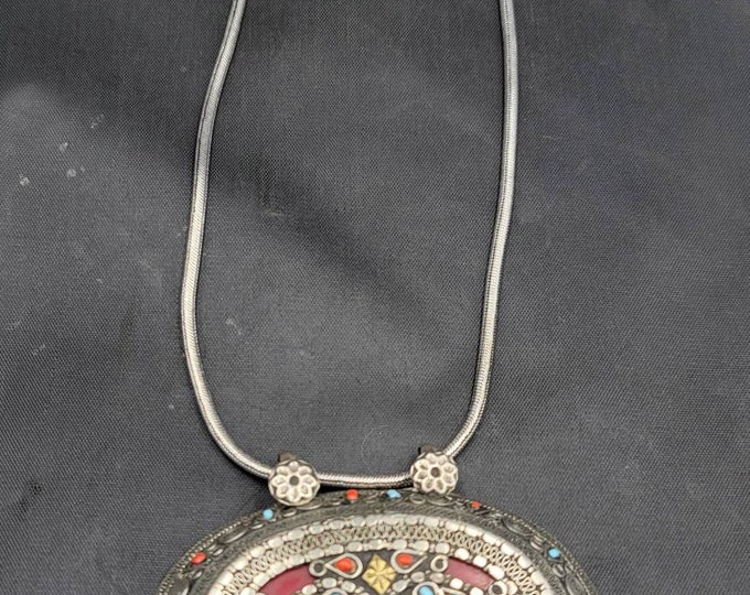 Soild Antique Silver Near Eastern Pendant With Ancient Agate Stone With Chain