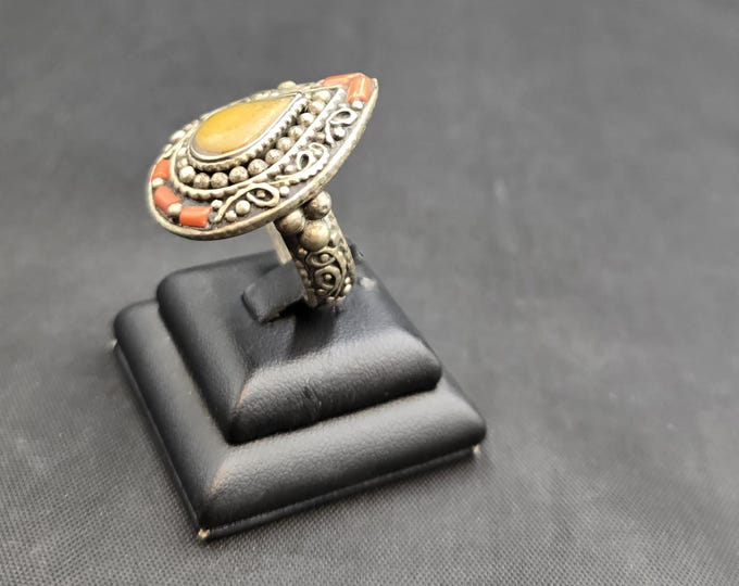 Vintage Tibetan Silver Ring: Natural Coral Gemstone, Size 10