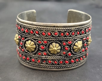 Vintage Silver Bangle Bracelet with Coral Stone - Adjustable Size