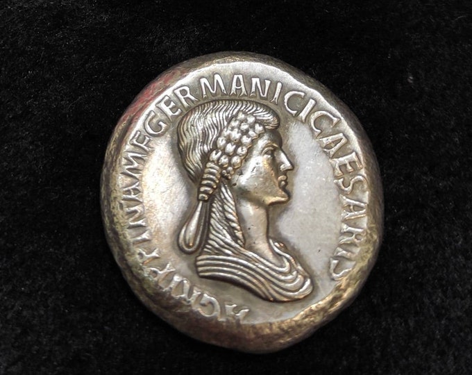 Roman Empire Wonderful Unique Size 3rd Century BC Beautiful Coin