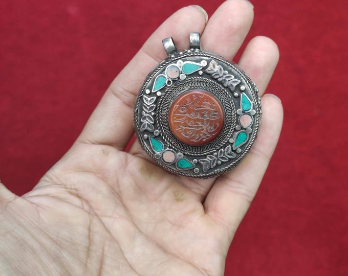 Wonderful Design Silver Pendant With Agate Stone Ancient Calligraphy Carved