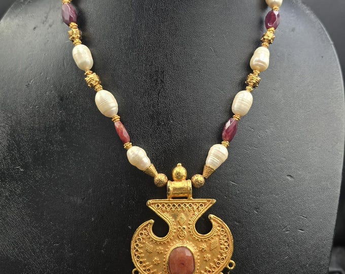 Super Gorgeous Authentic Beautiful Natural Ruby and Fresh Water Pearls Mughal Design Vintage Necklace