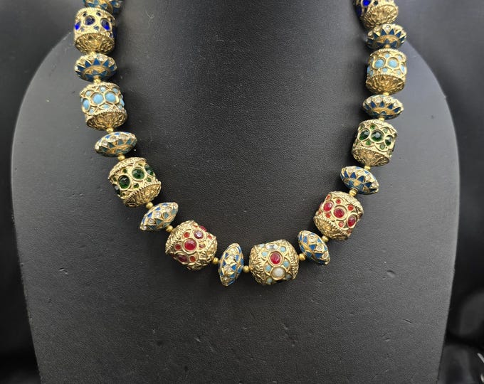 Beautiful Vintage Gold Guliting Wonderful Necklace With Natural Stone