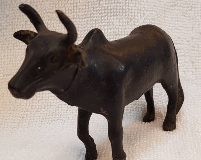 18 Century Amizing Bronze Antique Swat Rare Cow