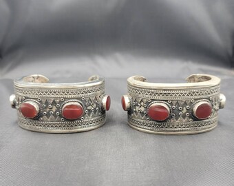 Near Eastern Old Silver Antique 1 Pair Bangle Cuff With Natural Agate Stone