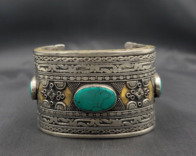 Beautiful Antique Afghan Silver Bangle With Natural Green Turquoise Stone