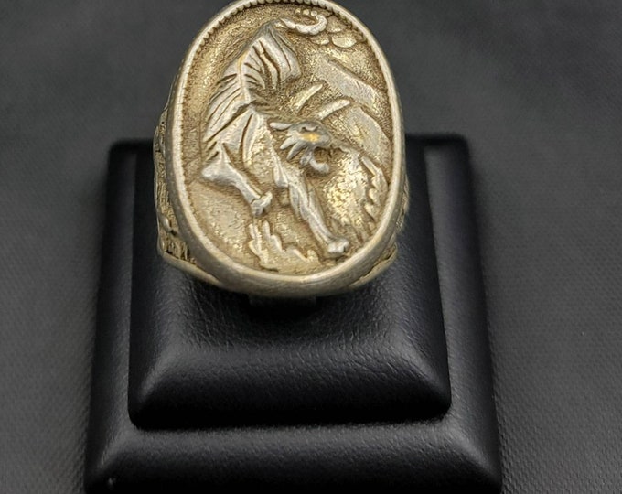 Soild Antique Beautiful Silver Nepal Ring With Bull Engraved