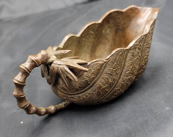 Ancient Old 14th Century Bronze Carved Beautiful Lamp Antique Lamp