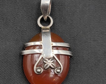 Vintage Silver Genuine Agate Stone Near Eastern Pendant