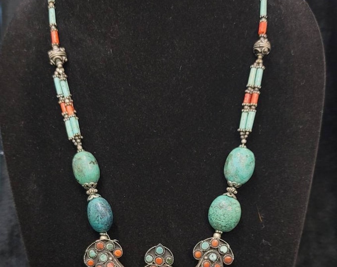 Wonderful Native American Turquoise Natural Stone and Coral Vintage Silver Necklace