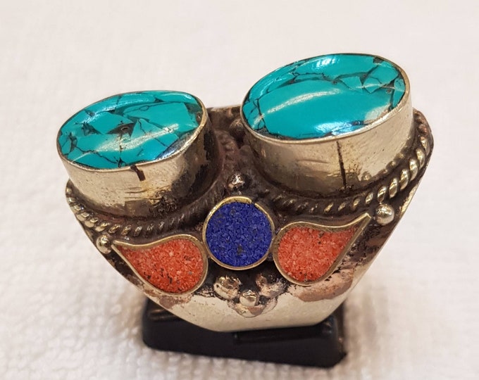 Wonderful Vintage Near Eastern Mix Silver Ring With Turquoise and Coral Stone